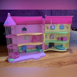 Miniature doll house